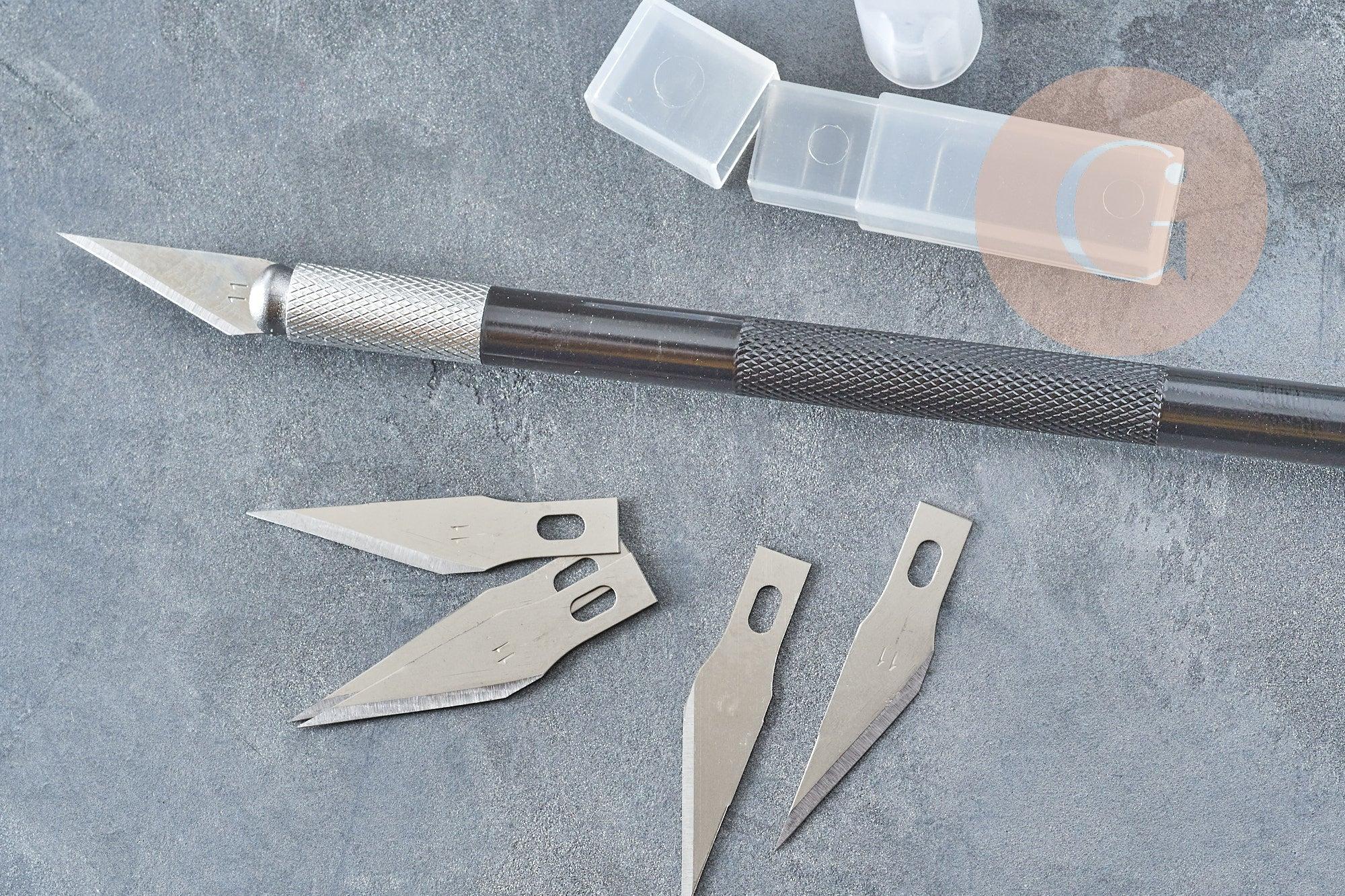 Cutter type scalpel +5 lames de rechange haute précision, x1 (G8538)