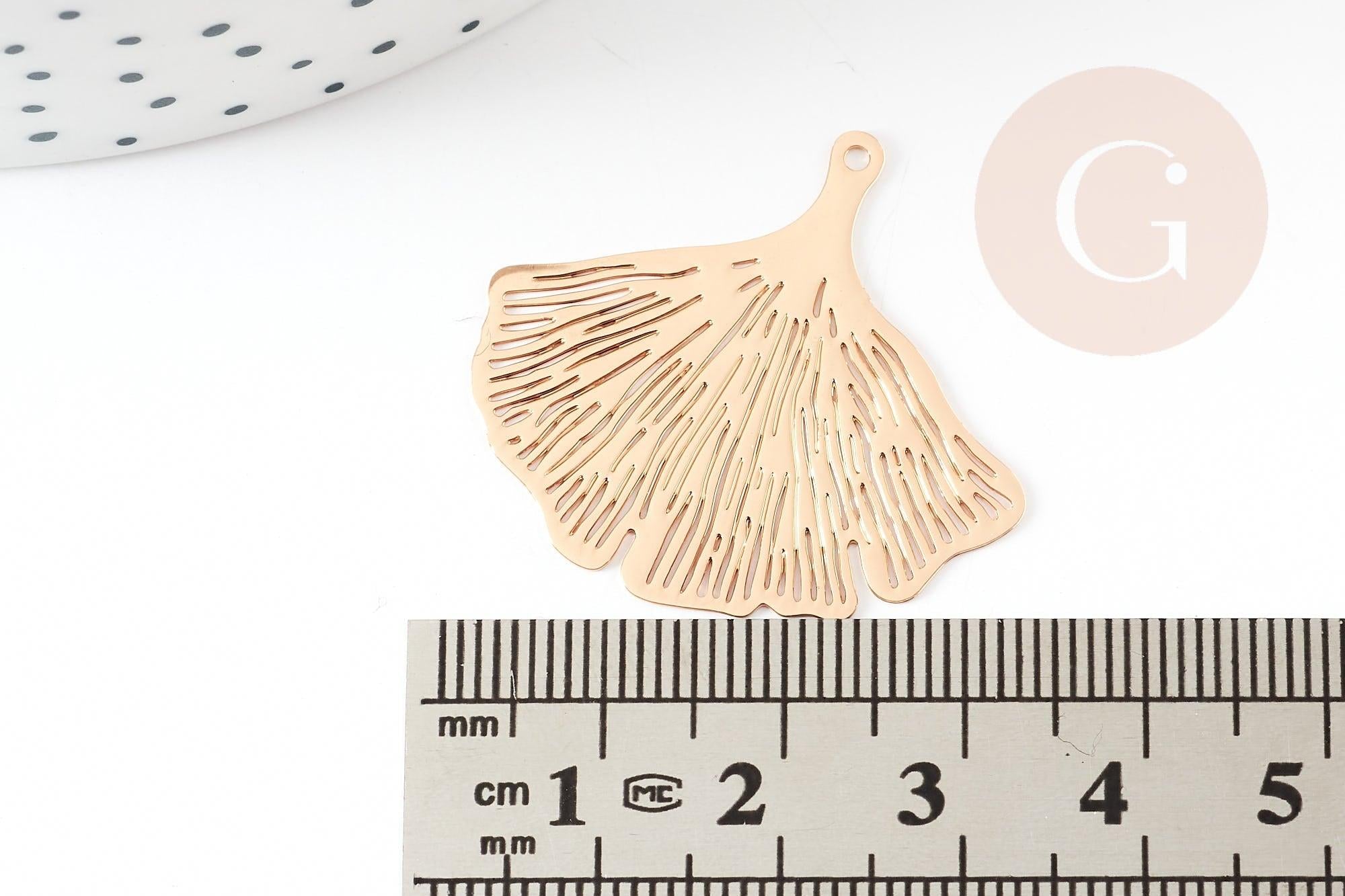 Pendentif estampe filigrane feuille gingko laiton doré 30x33mm, Pendentif très fin et léger, x2 (G4440)
