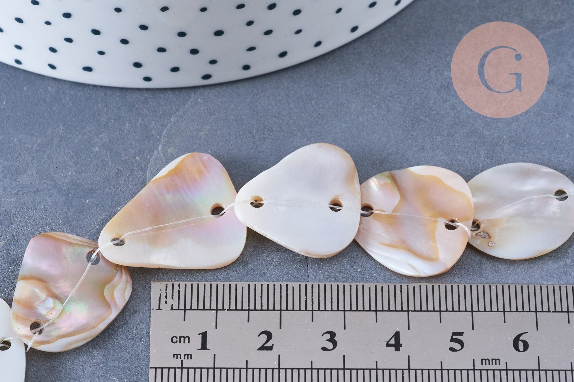 Perle connecteur ovale nacre beige naturelle nacre 20-35mm, x5 (G6596)