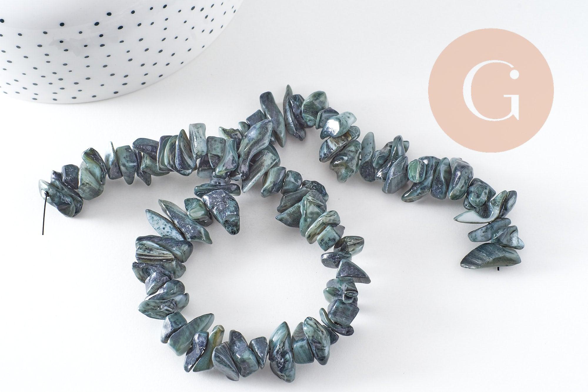 Perles chips de coquillage noir, coquillage naturel, 75 perles, fil de 40 cm, x1 (G1052)