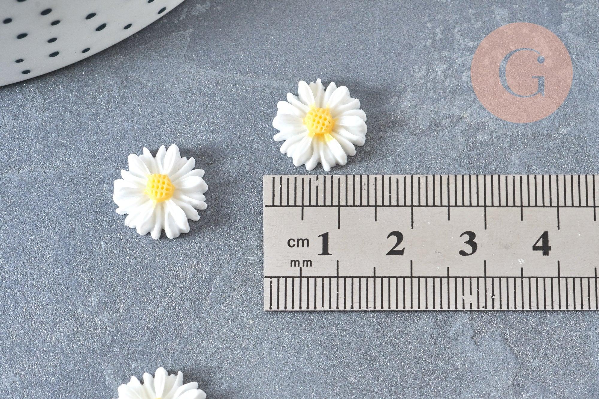 Cabochon fleur marguerite en résine 13mm,x5 (G8051)