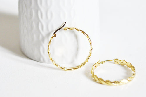 Earrings to offer