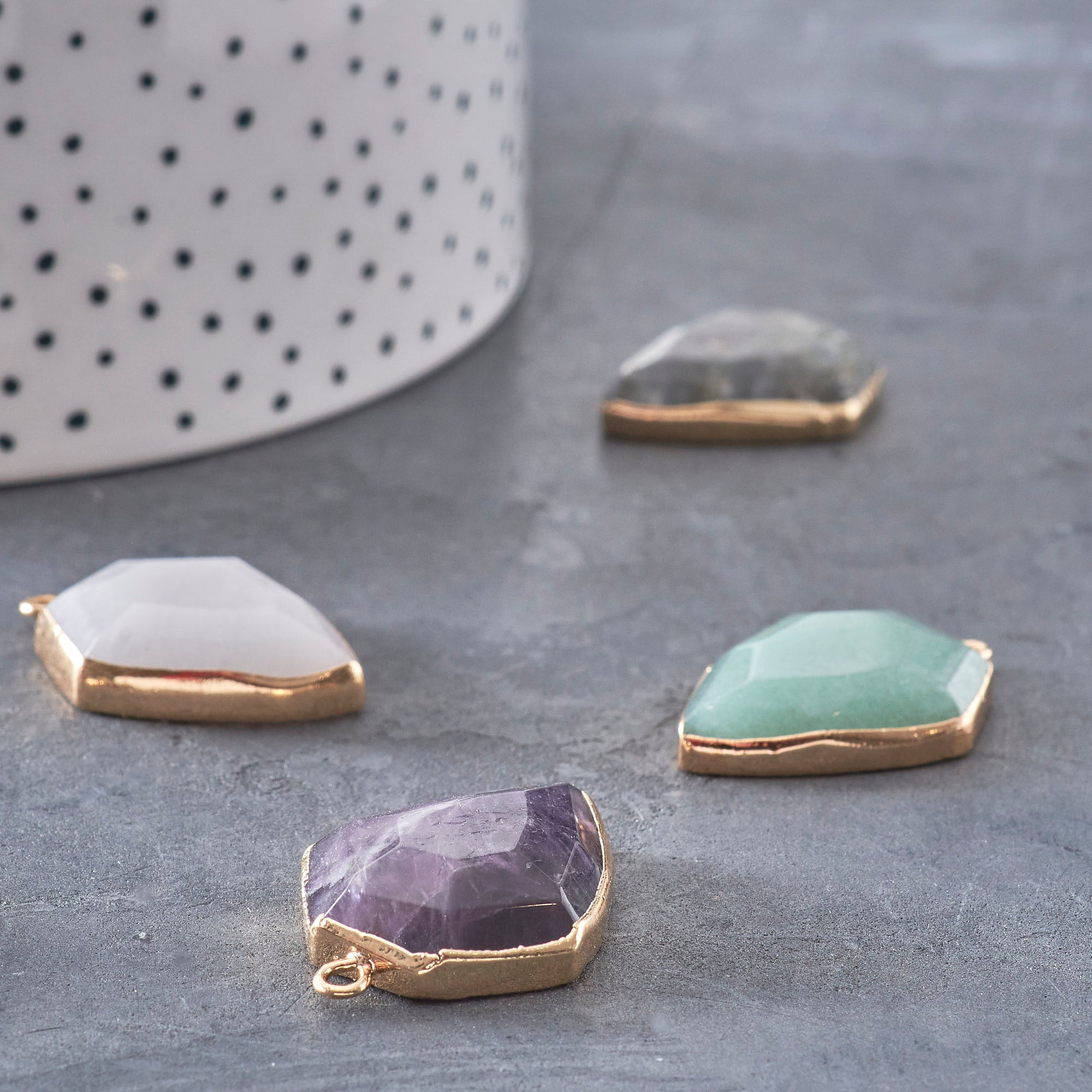 Pendentifs pierre