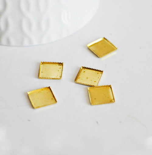 Cabochon supports