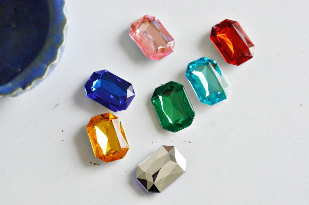 Cabochon plastique resine rectangulaire multicolore 25mm, x1 (G0657)