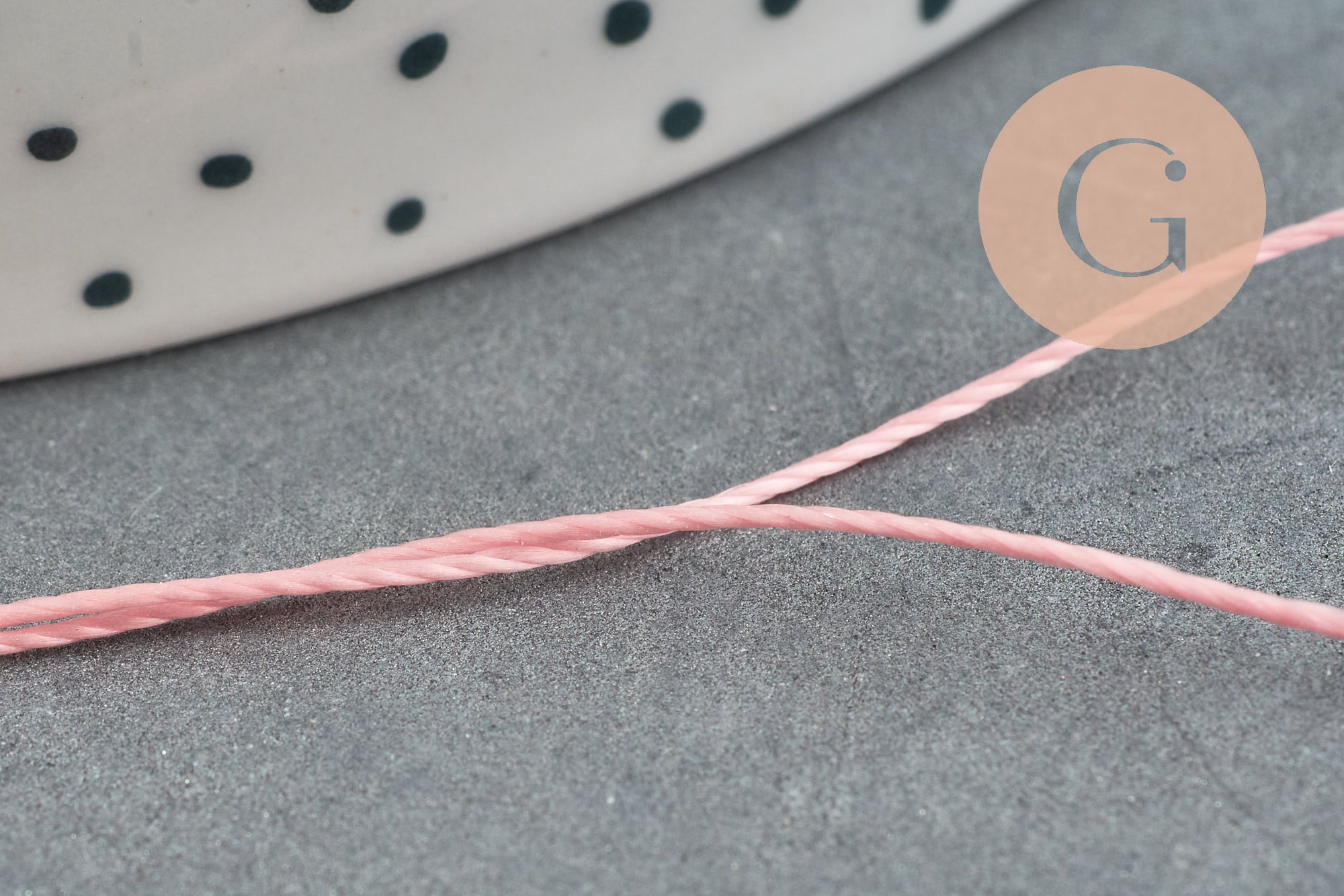 Fil rose clair nylon pour broderie couture bijoux 0.7mm, x 10 Mètres (G3637)