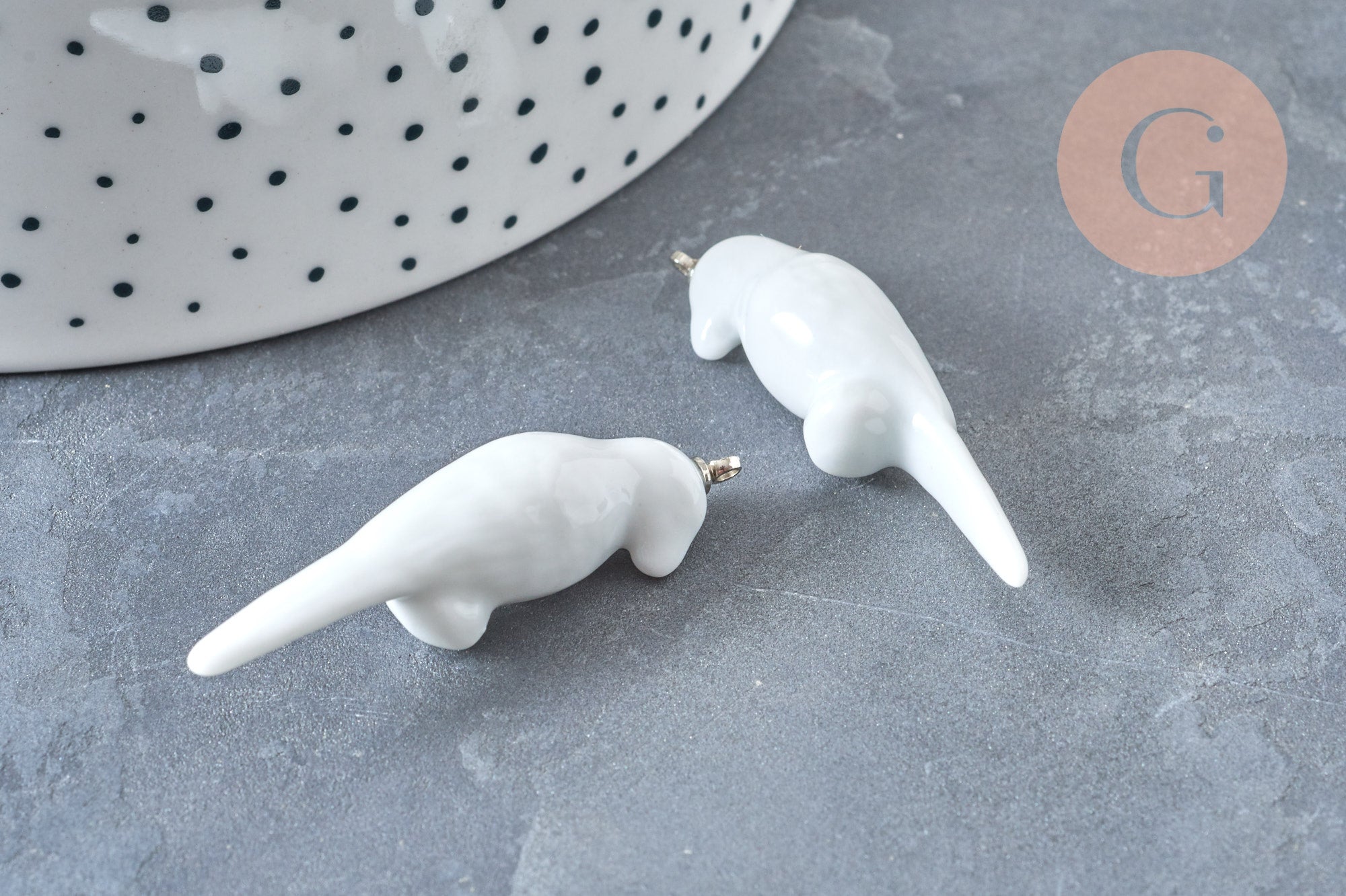Pendentif perroquet porcelaine blanc laiton argenté 44mm, pendentif pour fabrication bijoux, x1 (G7303)