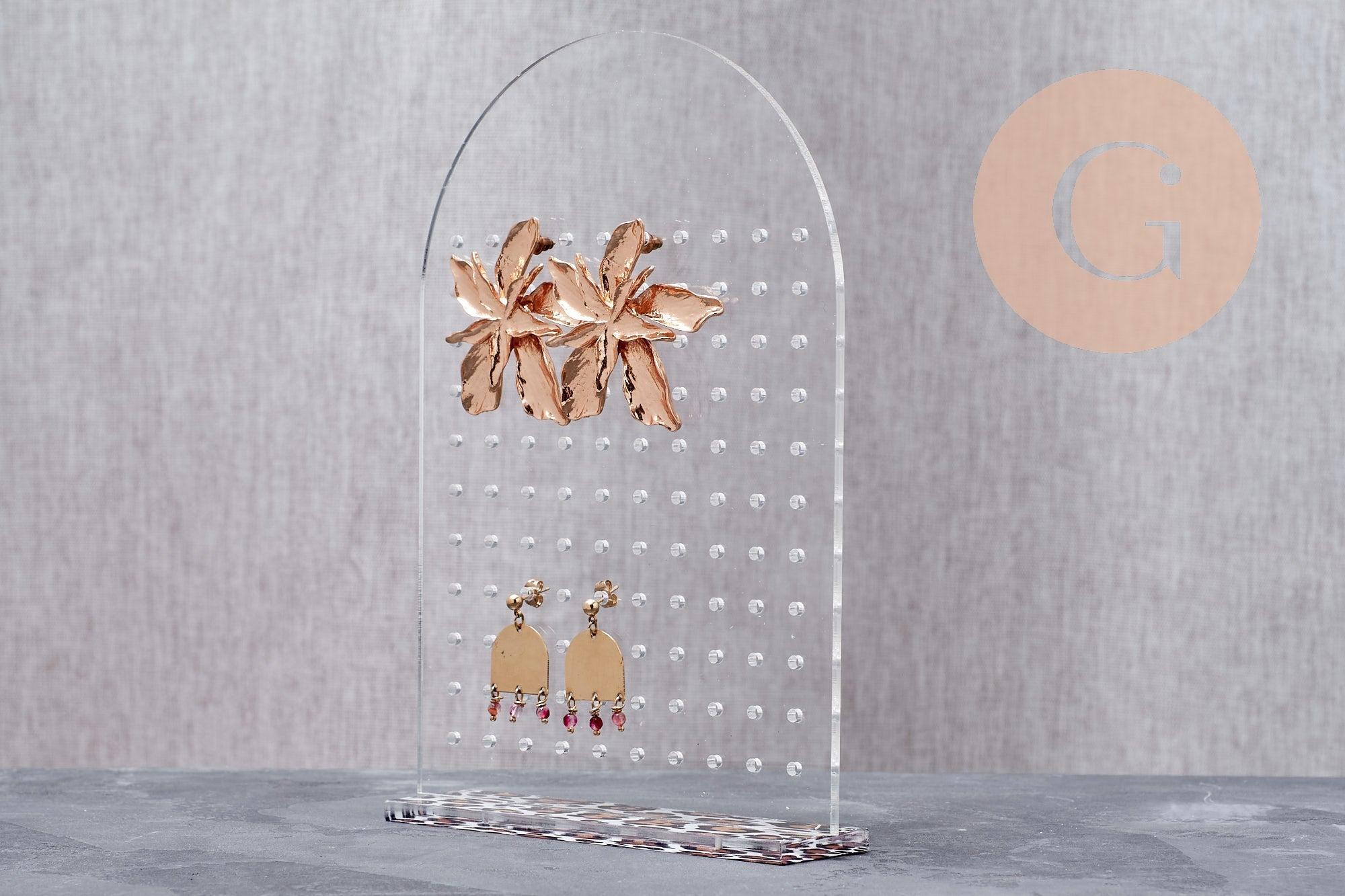 Présentoir boucles d'oreilles plexiglas arche personnalisable 110 emplacements 17.8cm, x1 G10103